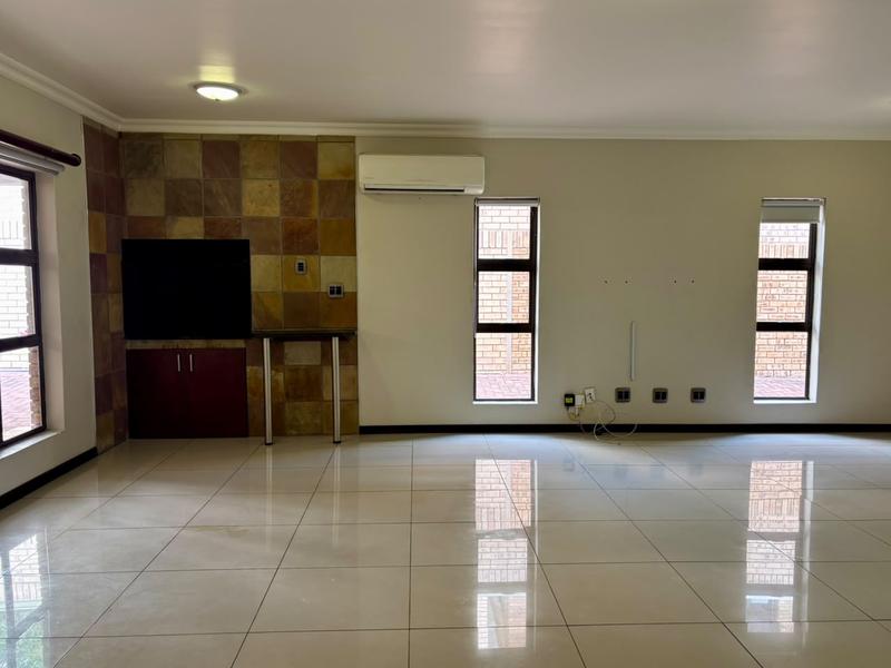 3 Bedroom Property for Sale in Langenhovenpark Free State